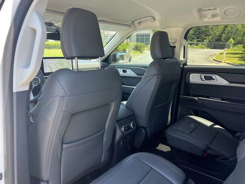 New 2026 Ford Explorer Active w/ Active Comfort Package RWD image 16