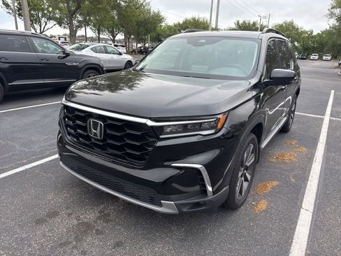 Certified 2023 Honda Pilot Elite image 3