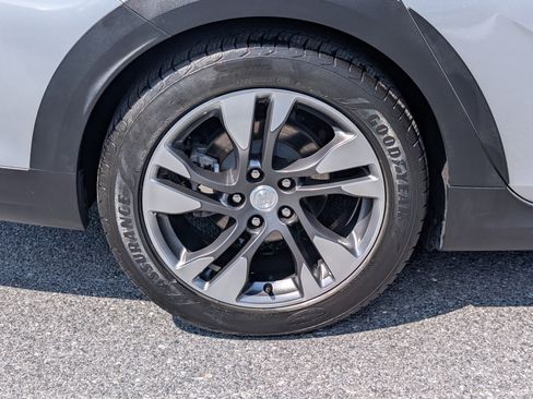Used 2018 Buick Regal Essence w/ Driver Confidence Package #1 AWD/4WD image 10