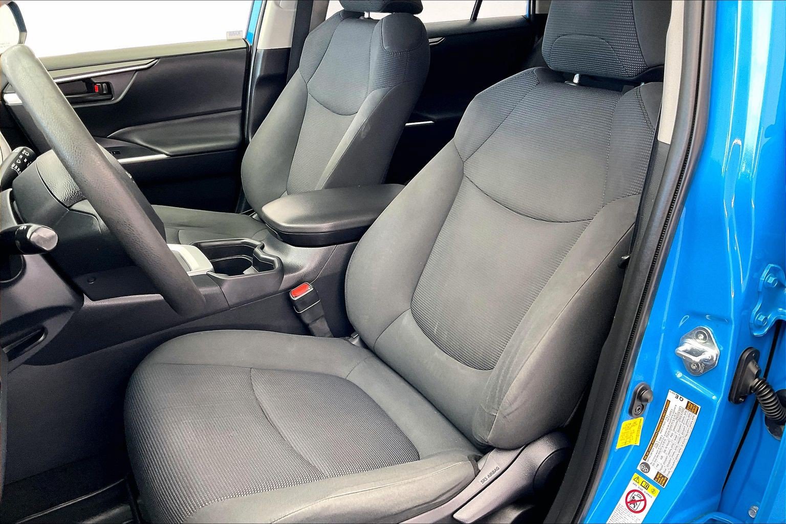 Used 2019 Toyota RAV4 LE w/ All Weather Liner Package FWD image 18