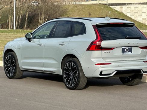 New 2026 Volvo XC60 T8 Ultra w/ Protection Package Premier AWD/4WD image 5