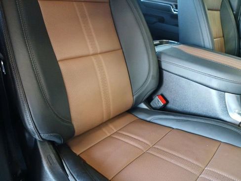 Used 2024 Chevrolet Silverado 1500 High Country w/ Technology Package image 9