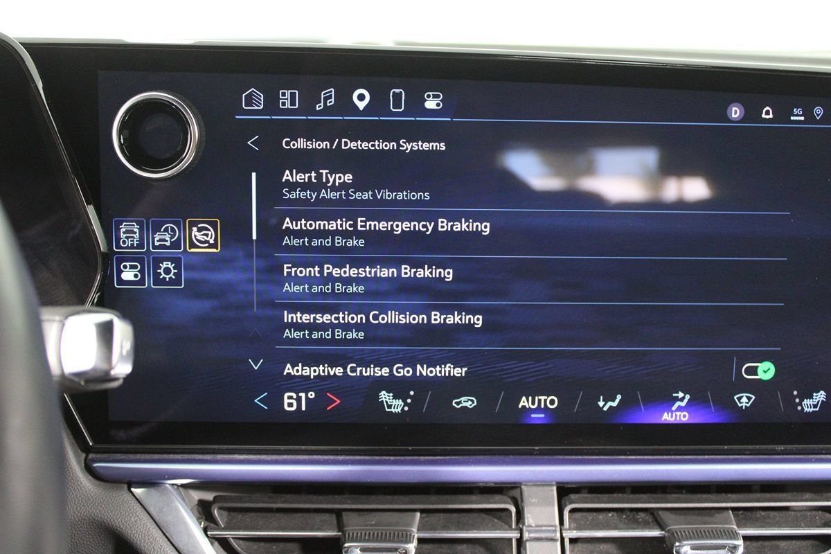 Used 2024 Chevrolet Equinox EV LT w/ LPO, All-Weather Mat Package FWD image 16