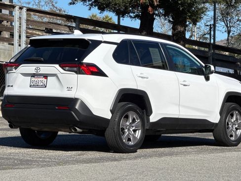Used 2022 Toyota RAV4 XLE image 4