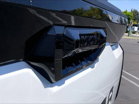 Used 2024 Toyota Tundra Platinum AWD/4WD image 30