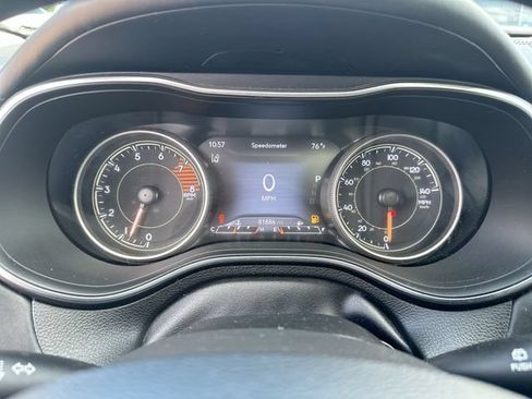 Used 2019 Jeep Cherokee Overland w/ Technology Group AWD/4WD image 13