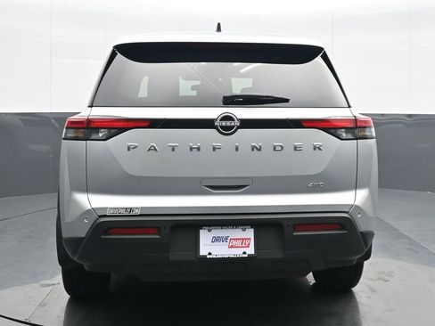 Used 2024 Nissan Pathfinder S image 5