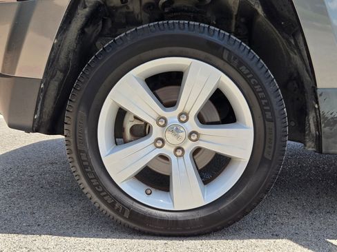 Used 2011 Jeep Patriot Latitude w/ Sun/Sound Group AWD/4WD image 31