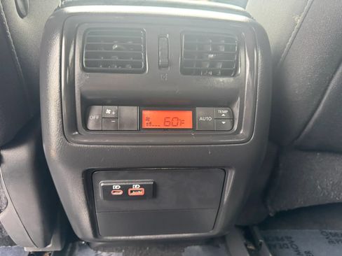 Used 2019 Nissan Pathfinder S FWD image 19