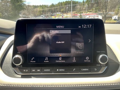 Used 2025 Nissan Rogue SV AWD/4WD image 22