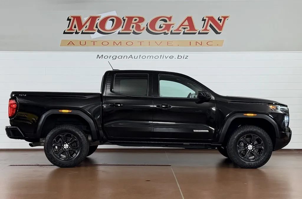 Used 2023 GMC Canyon Elevation w/ Convenience Package AWD/4WD image 2