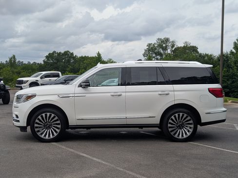 Used 2021 Lincoln Navigator Reserve w/ Luxury Package RWD image 3