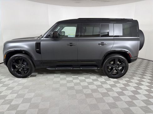 New 2026 Land Rover Defender 110 X-Dynamic SE image 2