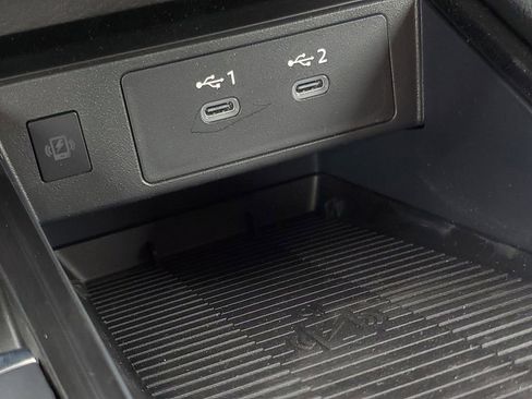 New 2025 Nissan Kicks SR image 22