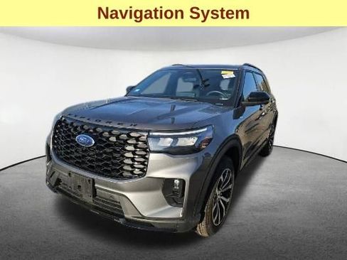 Used 2025 Ford Explorer ST-Line AWD/4WD image 4