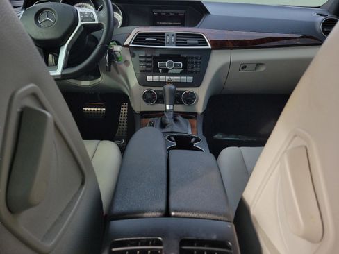 Used 2013 Mercedes-Benz C 250 Sedan image 9