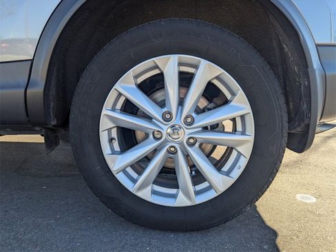 Used 2018 Nissan Rogue Sport SV image 16