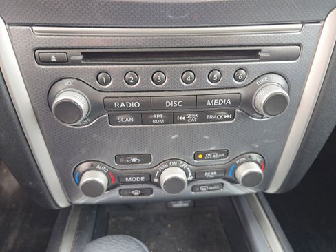 Used 2019 Nissan Pathfinder SL image 25