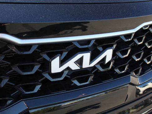 Used 2023 Kia Sorento EX image 9