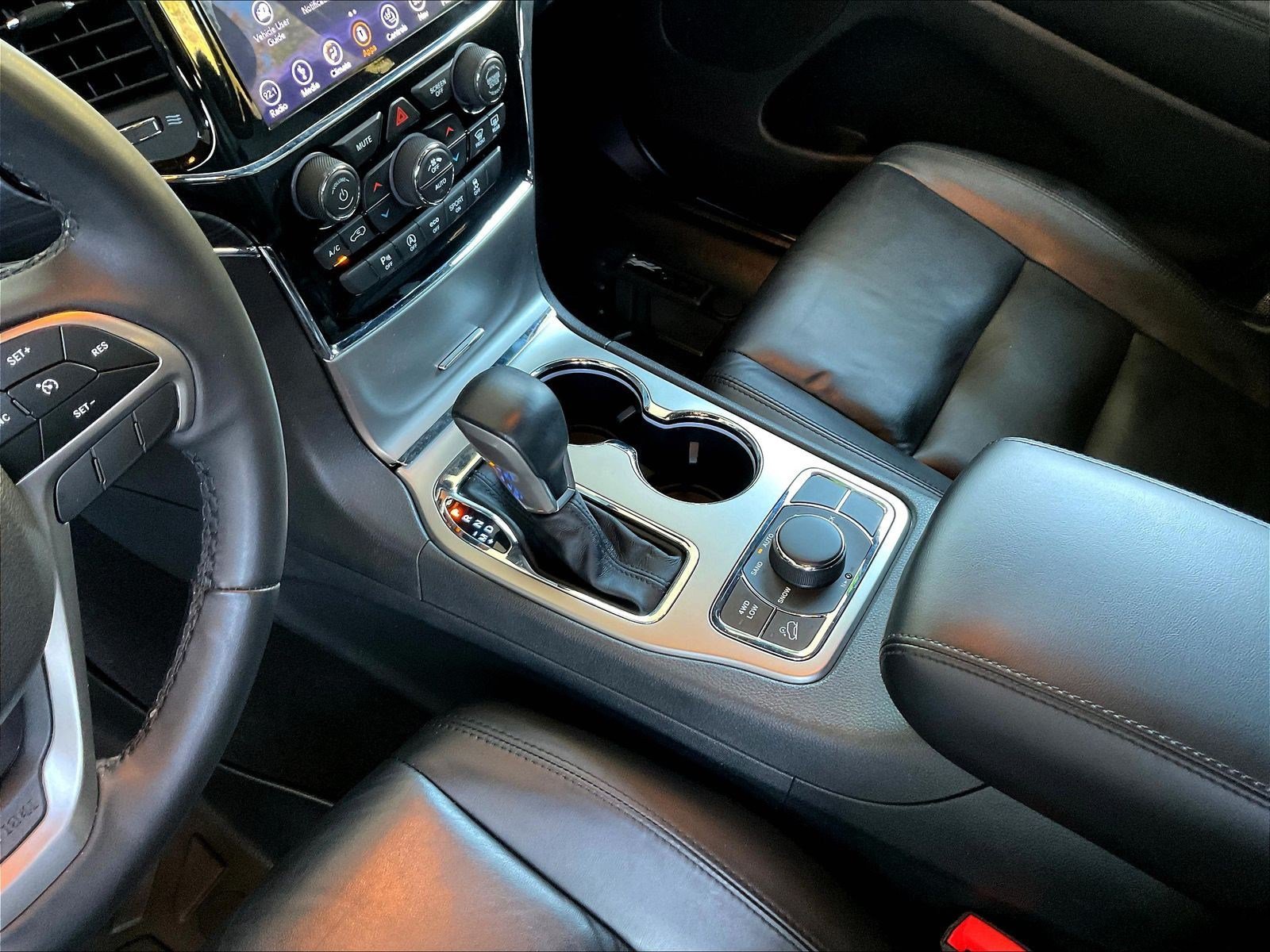 Used 2019 Jeep Grand Cherokee Limited AWD/4WD image 17