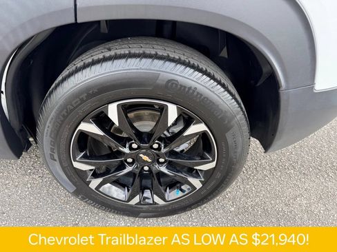 Used 2023 Chevrolet TrailBlazer LT FWD image 31