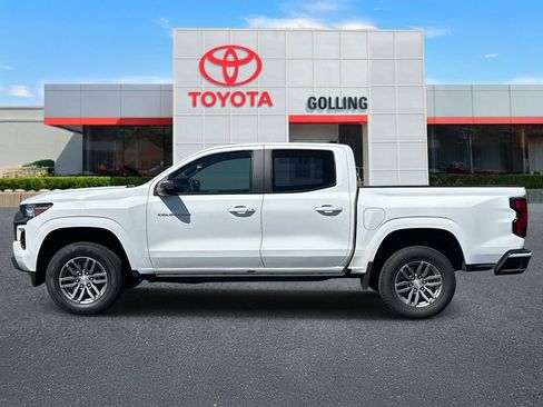 Used 2023 Chevrolet Colorado LT RWD image 2