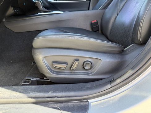 Used 2020 Toyota Camry XSE image 8