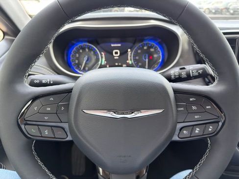 New 2026 Chrysler Pacifica Select image 11