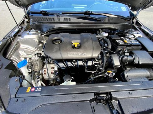 Used 2023 Kia Forte GT-Line image 11