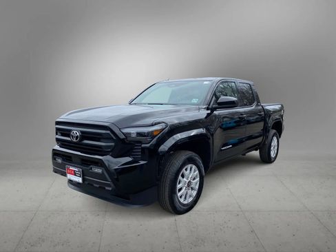 Certified 2025 Toyota Tacoma SR5 image 4