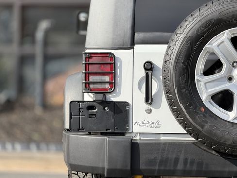 Used 2014 Jeep Wrangler Sport image 15