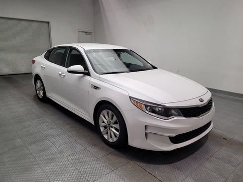 Used 2018 Kia Optima LX w/ 17" Alloy Wheels Package FWD image 13