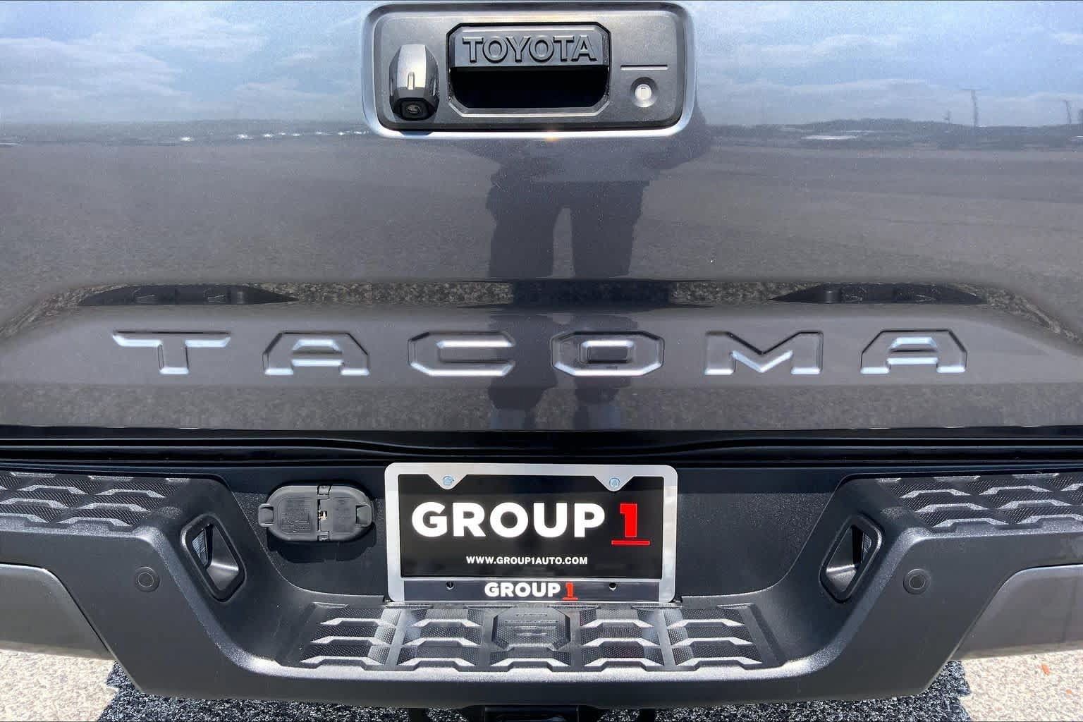 Used 2020 Toyota Tacoma TRD Off-Road w/ Technology Package AWD/4WD image 10