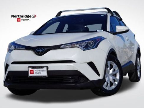 Used 2019 Toyota C-HR LE image 2