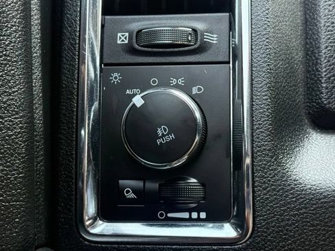 Used 2017 RAM 1500 Laramie w/ Convenience Group AWD/4WD image 24