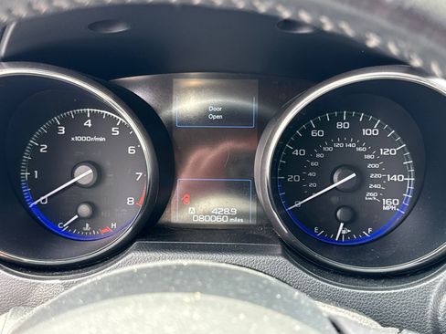 Used 2018 Subaru Outback 3.6R Touring AWD/4WD image 5
