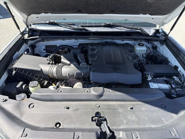 Used 2022 Toyota 4Runner SR5 AWD/4WD image 31
