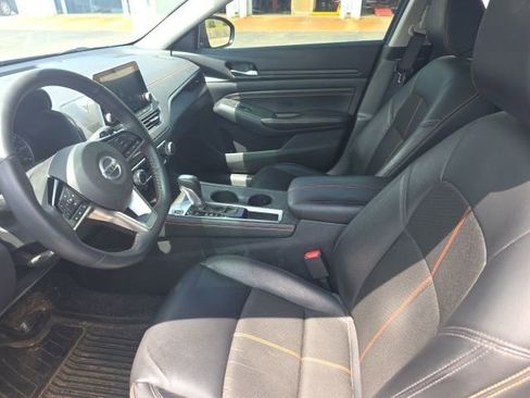 Used 2021 Nissan Altima 2.5 SR FWD image 14