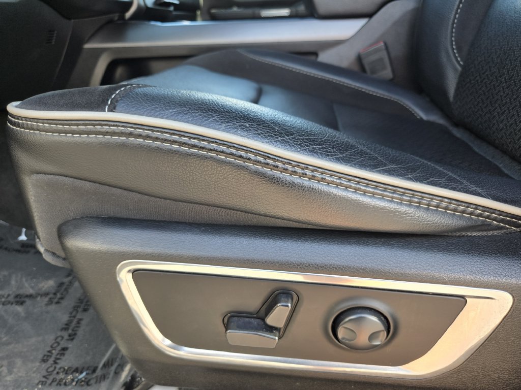 Used 2024 RAM 1500 Laramie AWD/4WD image 23