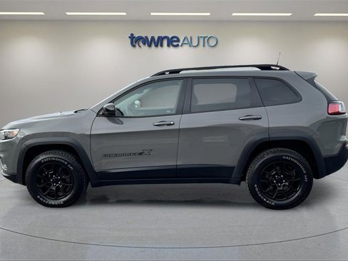 Used 2022 Jeep Cherokee Latitude image 2
