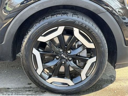 Used 2023 Kia Telluride EX w/ EX Captain's Chair Package image 7