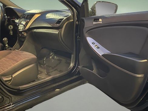 Used 2016 Hyundai Accent SE image 24