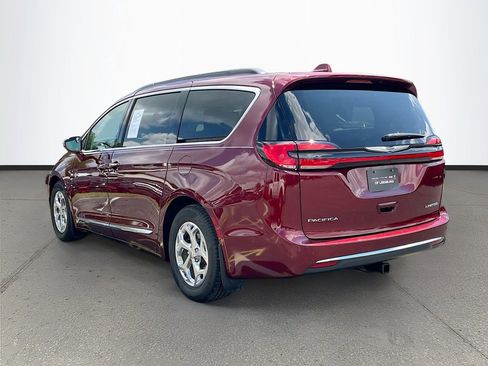Used 2022 Chrysler Pacifica Limited FWD image 5