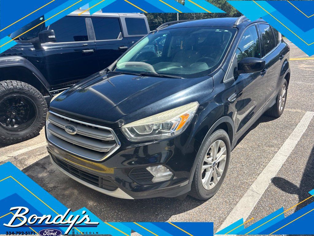 Used 2017 Ford Escape SE w/ Equipment Group 201A FWD image 1