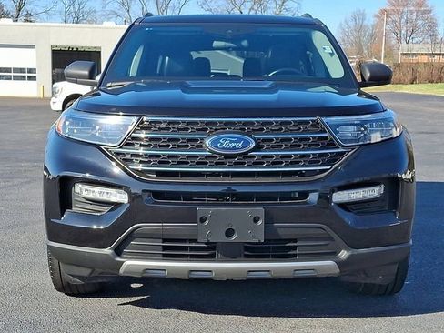 Used 2023 Ford Explorer XLT w/ Equipment Group 202A image 5