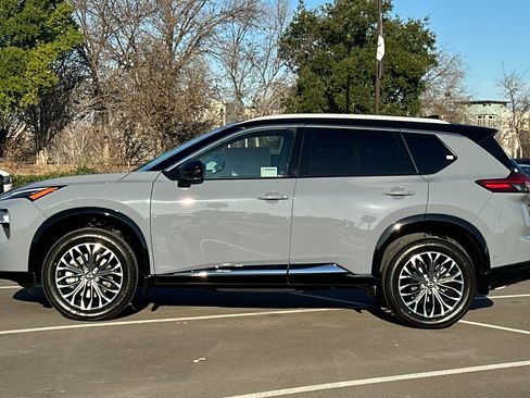 New 2026 Nissan Rogue Platinum w/ Tech Package AWD/4WD image 7