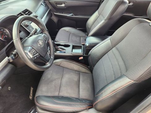 Used 2016 Toyota Camry SE image 13