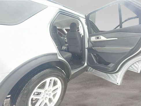 Certified 2025 Ford Explorer Active image 22