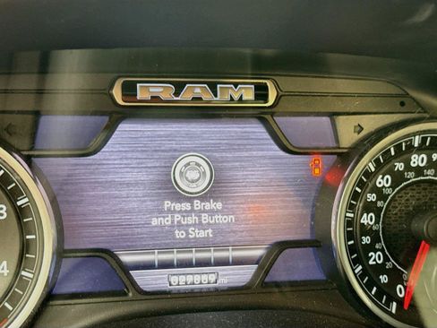Used 2021 RAM 1500 Big Horn AWD/4WD image 3
