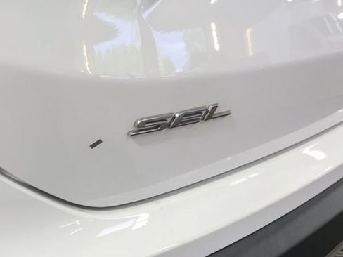 Used 2023 Ford Edge SEL w/ Convenience Package AWD/4WD image 9